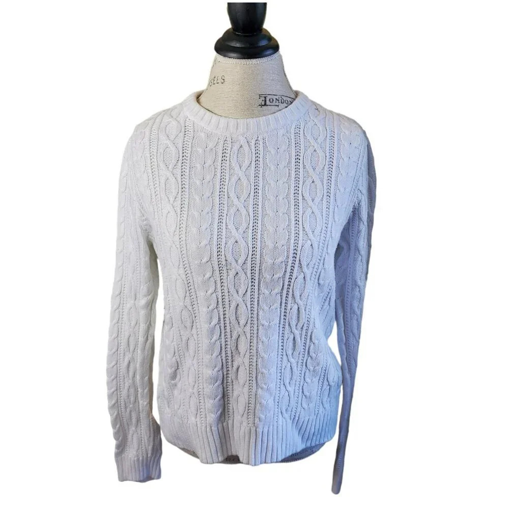 White Fisherman  Cableknit Crew Neck Sweater (Size M)